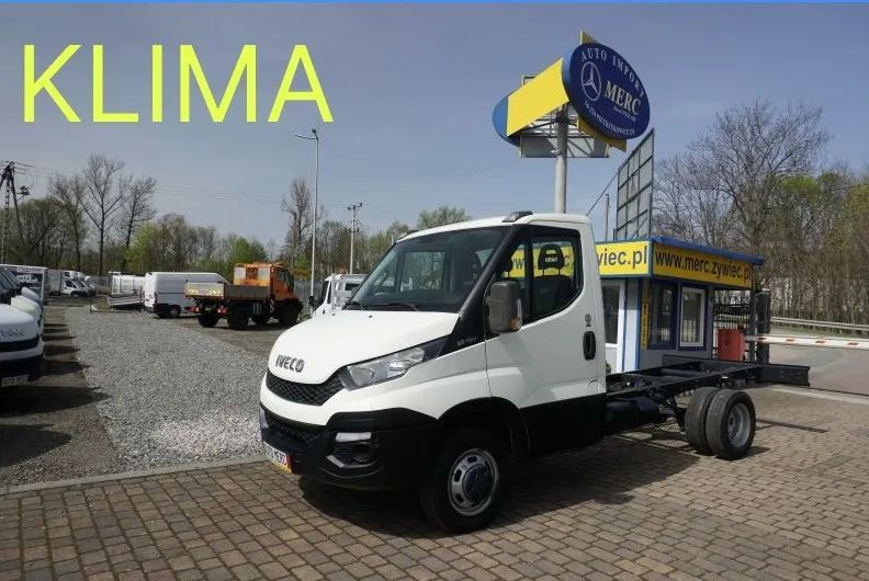 Iveco 35C15 rama skrzynia wywrotka HDS żuraw izoterma  Możliwość nałożenia na samochód dowolnej zabudowy