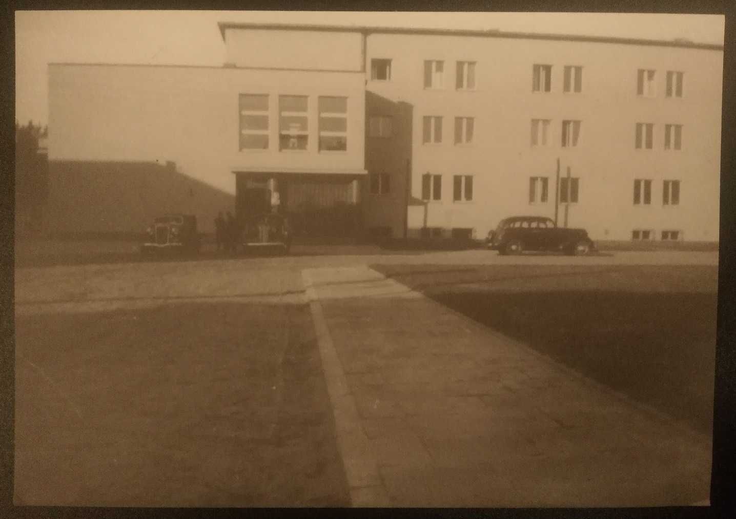 Pocztówka COP Stalowa Wola Kasyno urzędnicze ok. 1938 roku