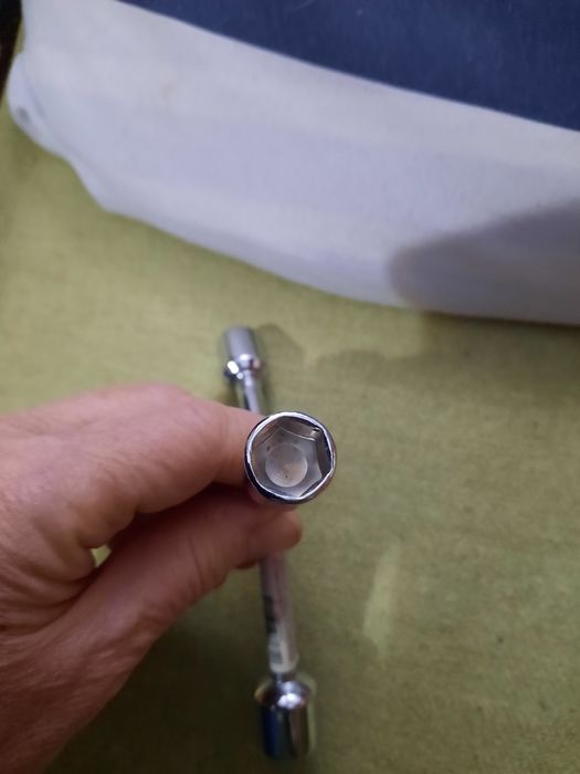 Продам ключ трикутний