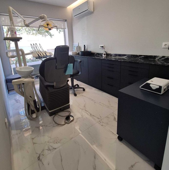 Espaço comercial em rua Bernardim Ribeiro, 134 i