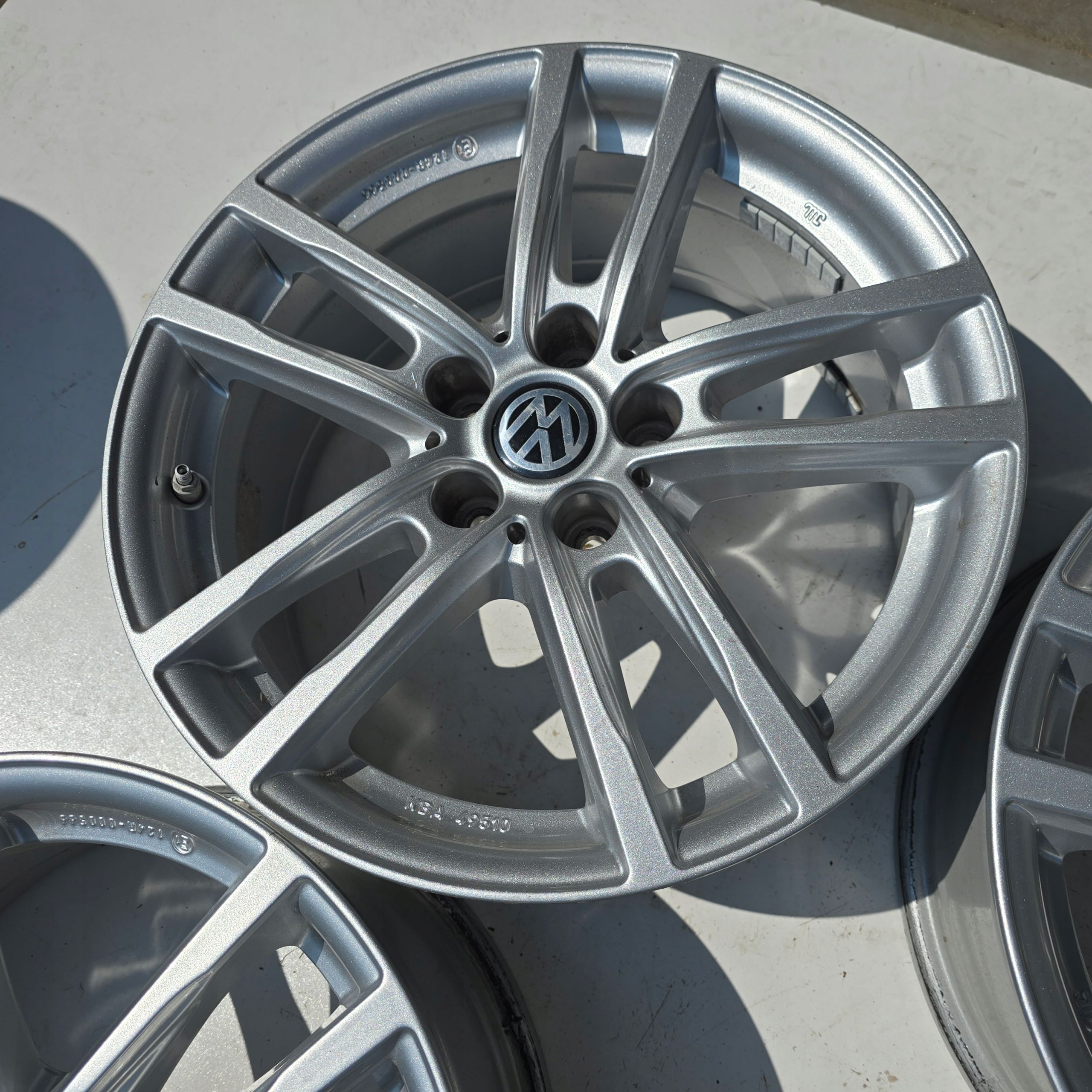 VW Passat B7 B8 cc Tiguan i ii Arteon Sharan 17'' ET30 5x112 4X