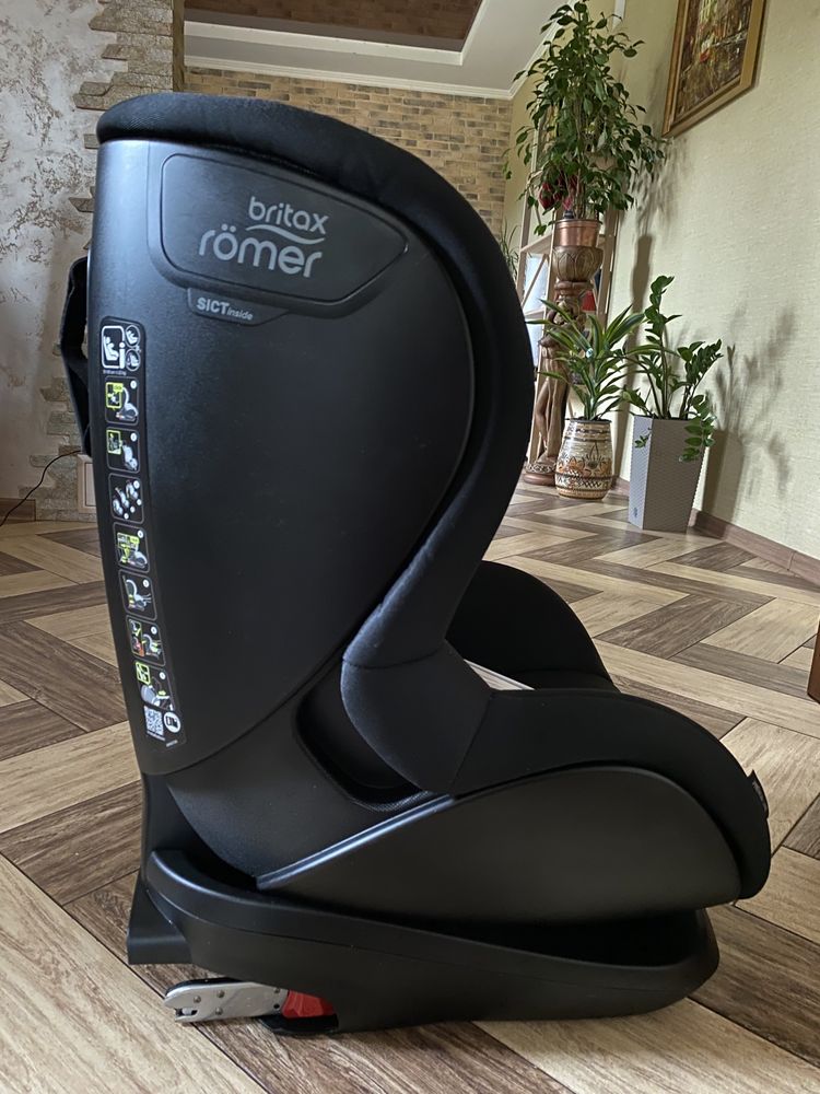 Автокрісло Romer britax trifix isofix I-Size Cosmos Black 9-22 кг