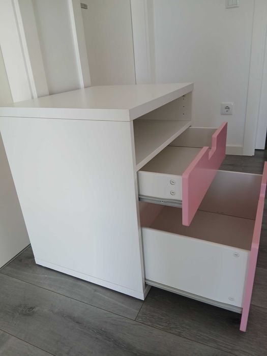 Mesa de Cabeceira/Cómoda IKEA