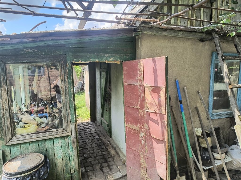 Продаж невеликого будинка