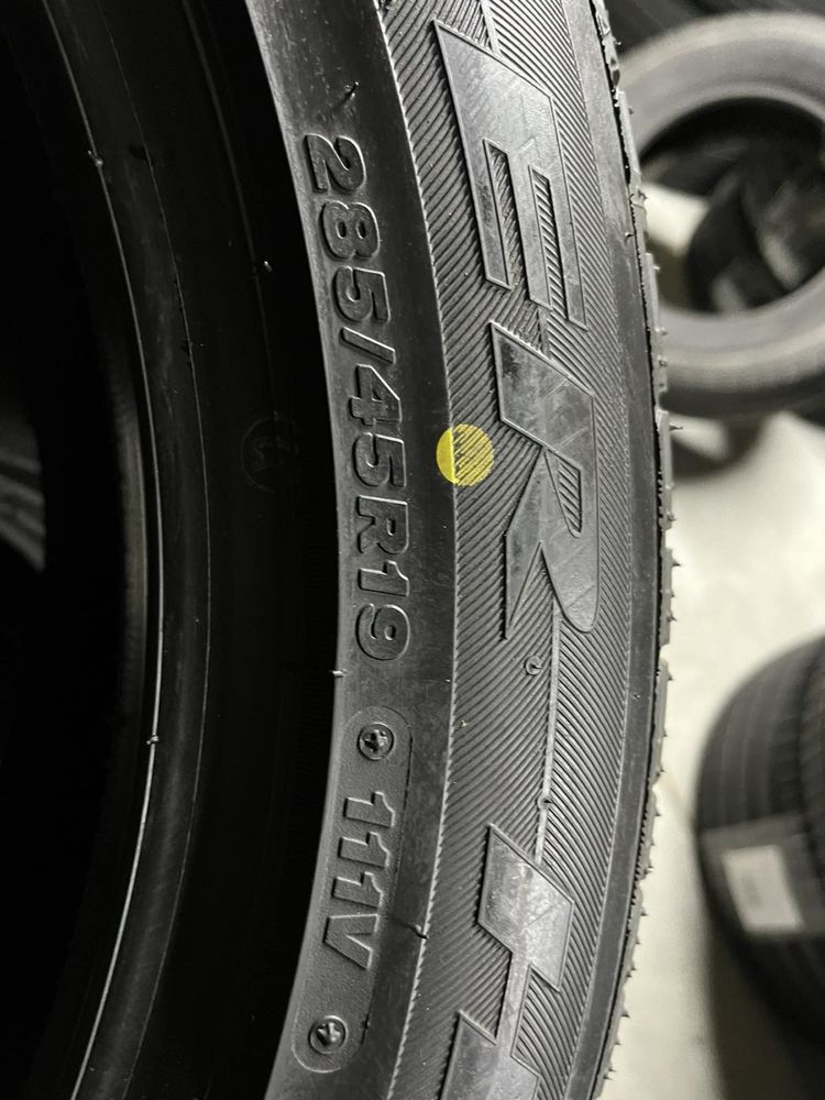 285/45/19 R19+255/50/19 R19 Bridgestone Dueler H/P Sport RSC 4шт нові