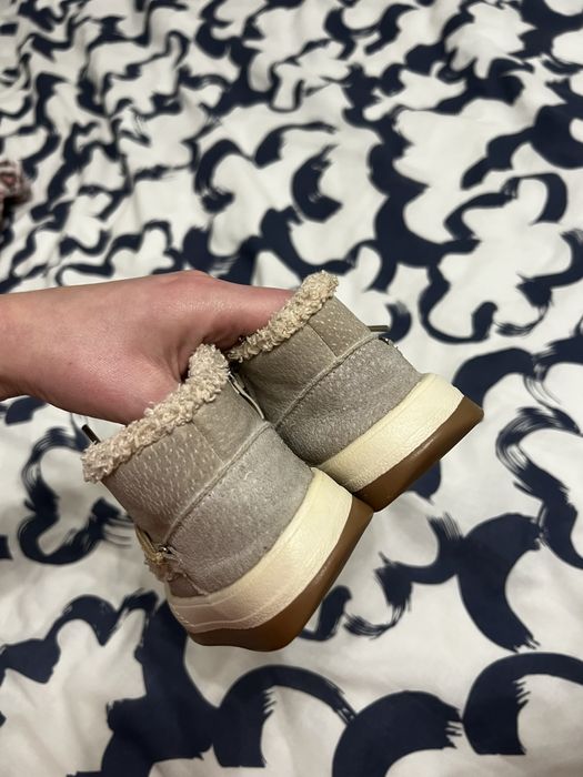 Зимове взуття на дівчинку