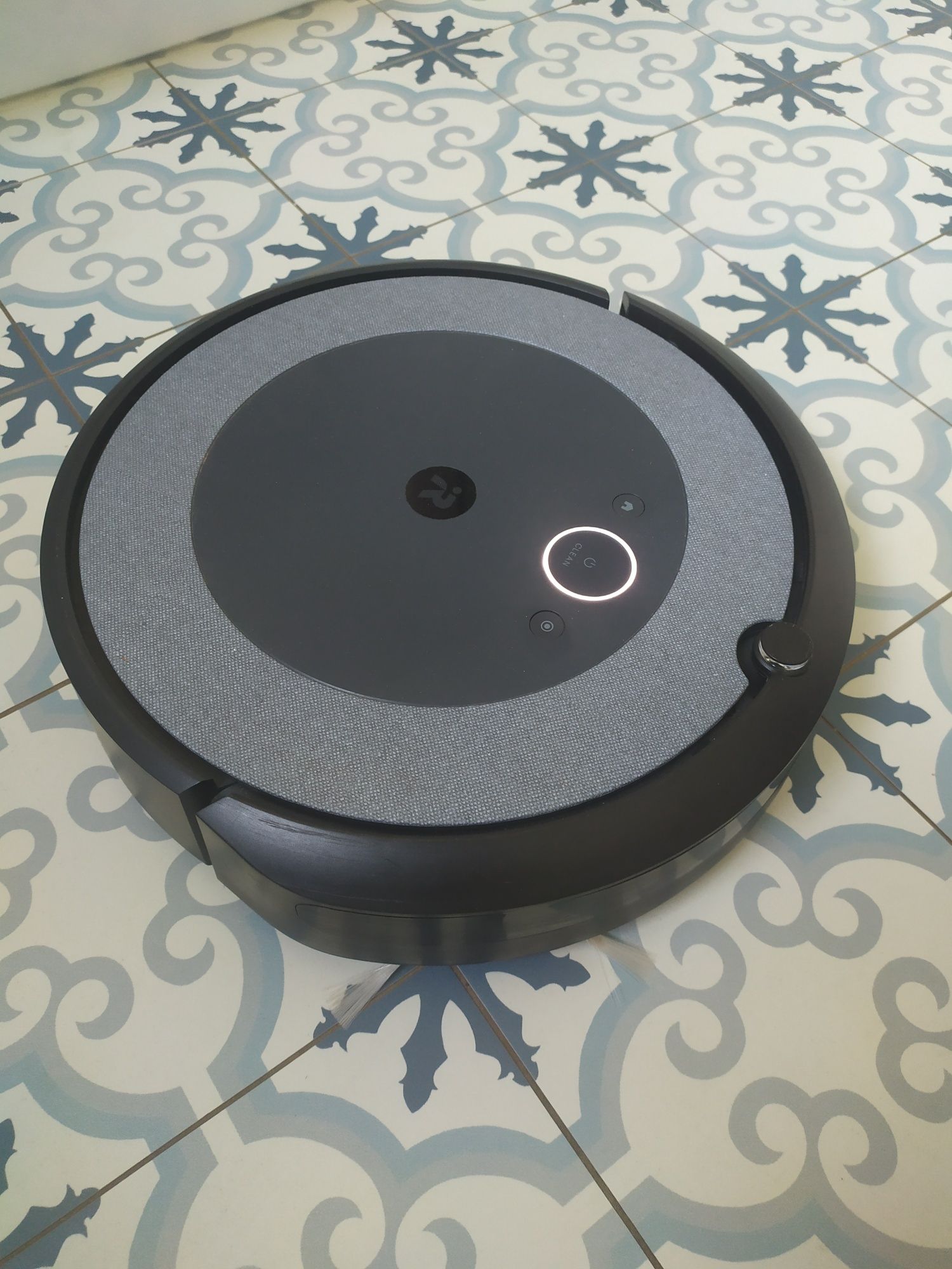 Robot sprzątający iRobot Roomba i3