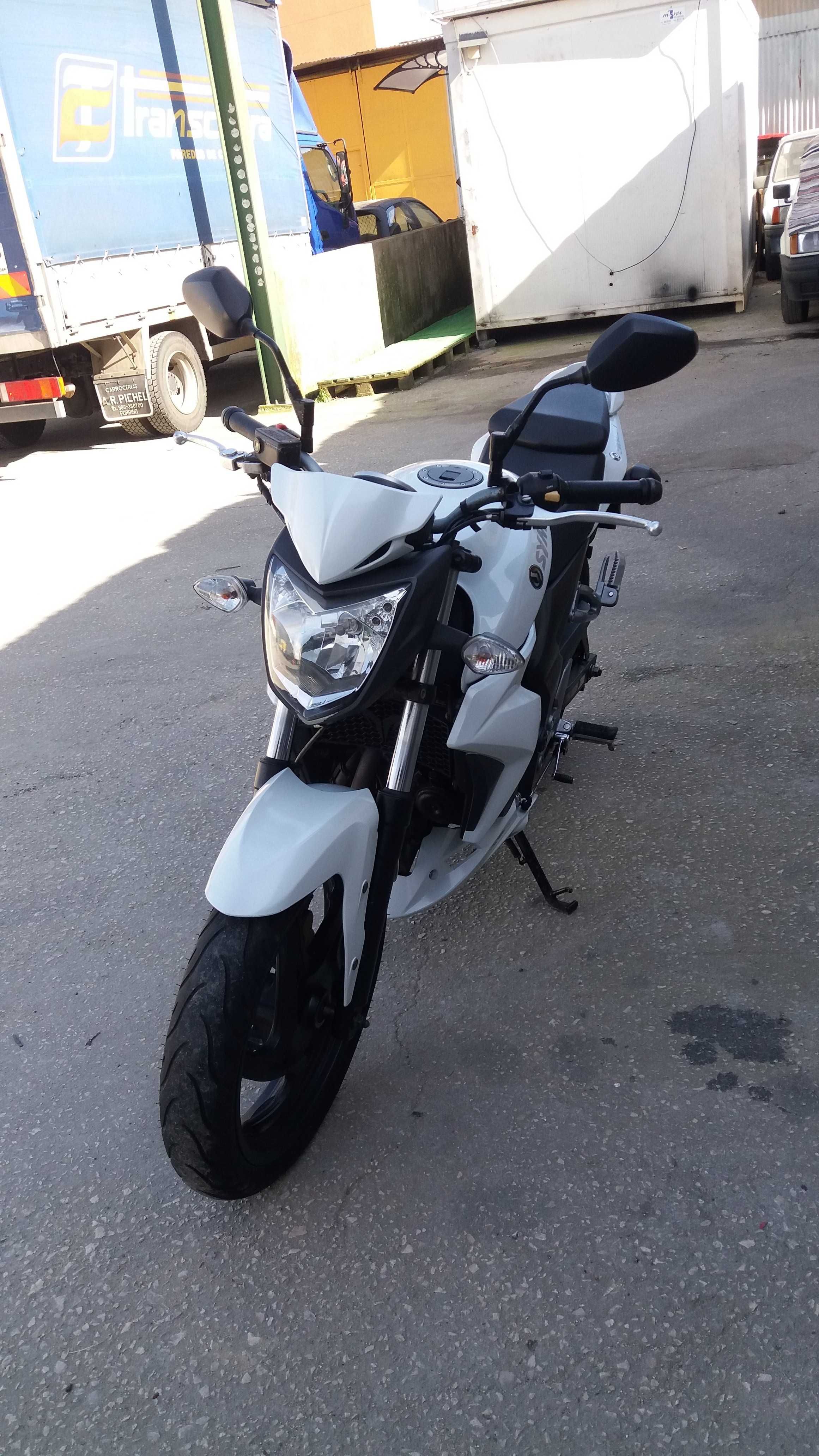 Vendo ou Troco por carro Sym Wolf SB250Ni de 2015..