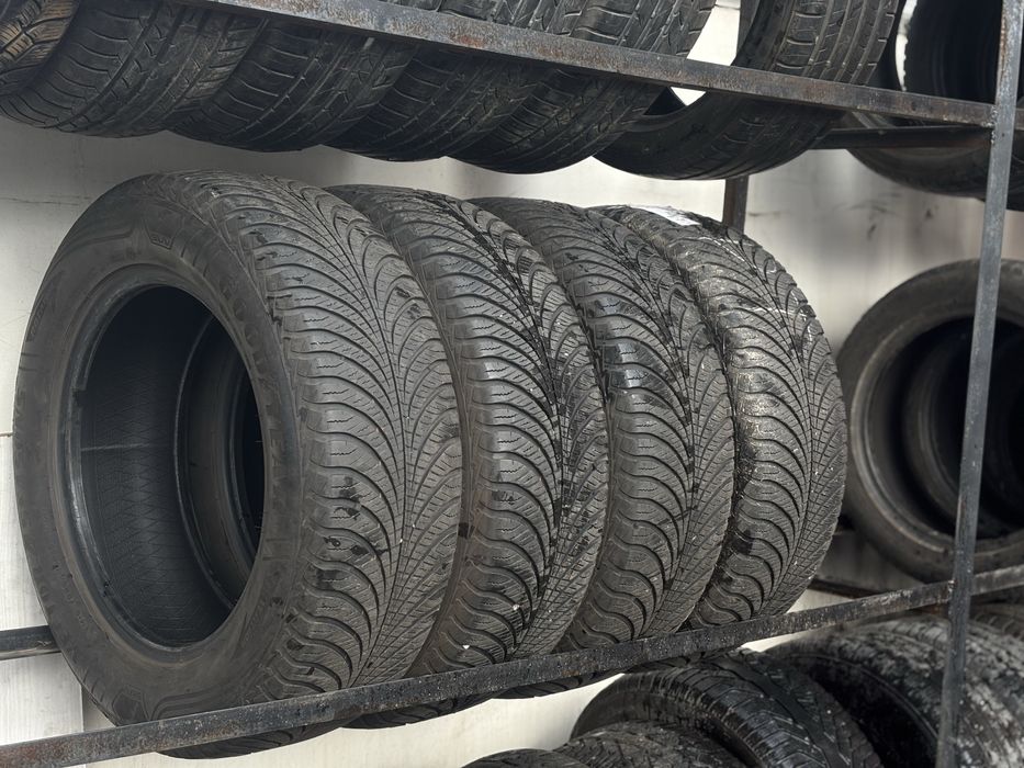 Продам зимову резину 225/65 R17 Goodyear