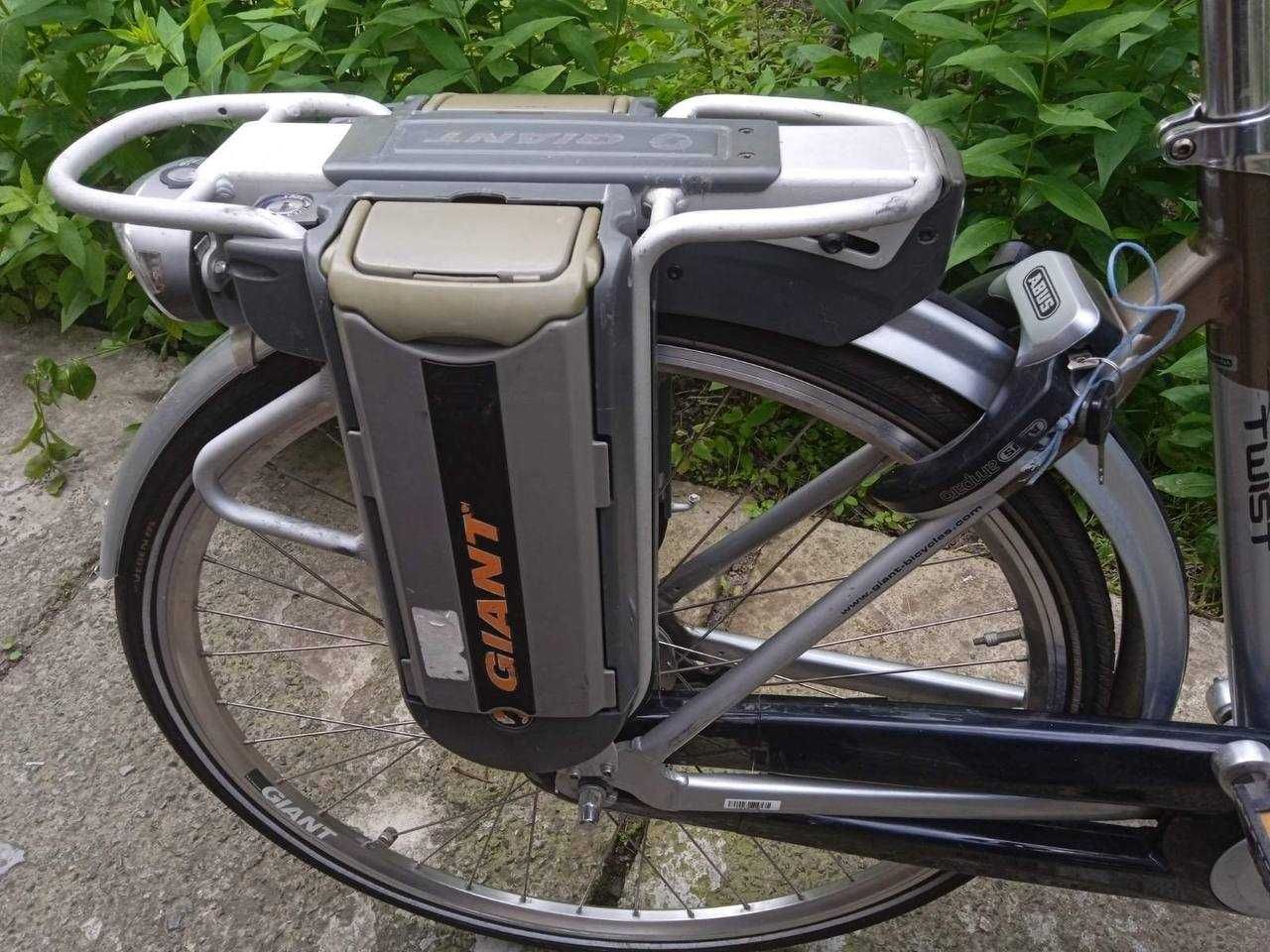 Електровелосипед Giant Twist оригінал аккумулятор ключі документи