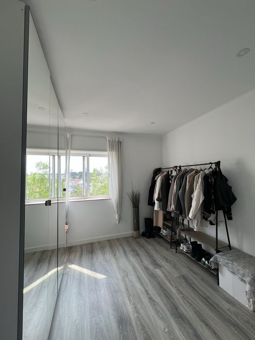 Alugo apartamento t3 Sobreda! Entrada em novembro. 2 rendas e 1 caução