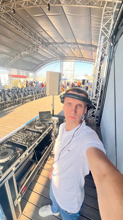 DJ/діджей на корпоратив, весілля, у Києві – звук, світло, настрій