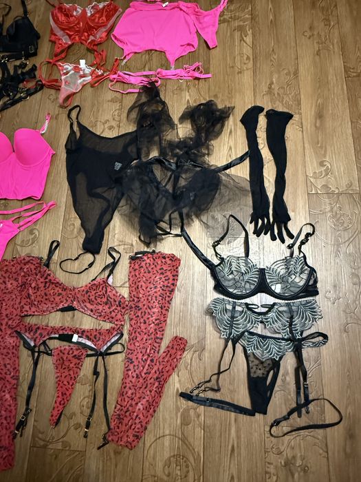 Еротична білизна боді латекс корсет труси панчохи пояс гартери белье