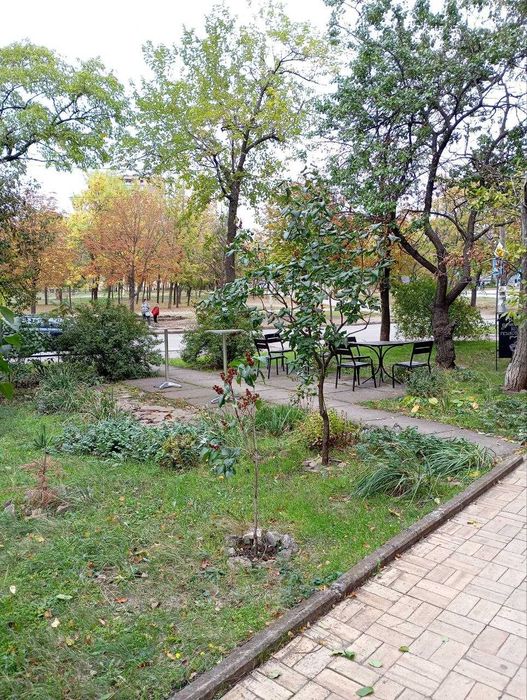 продаж комерційного приміщення на Вечірньому Бульварі