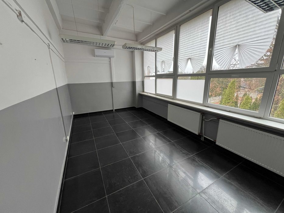 Lokal usługowo-biurowy 18m2 ul. Młodzianowska 98