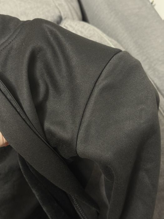 czarny ocieplany kombinezon