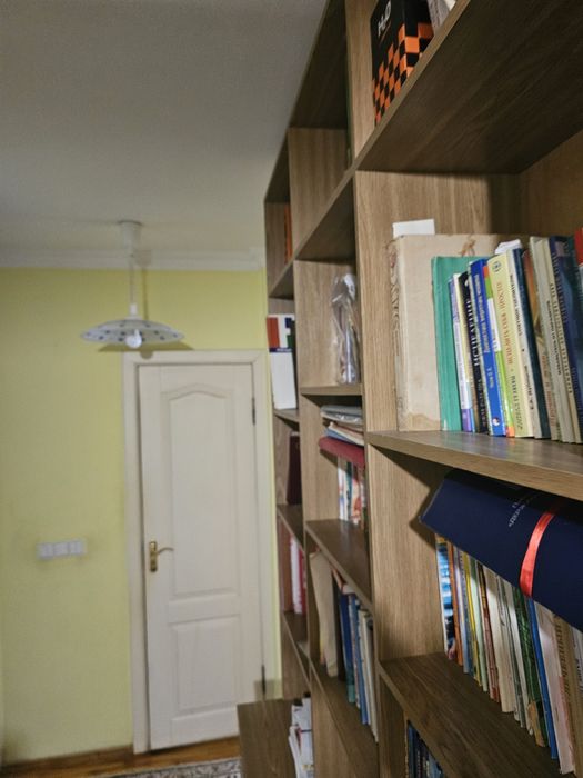 м.Палац Україна.Предславинська 26а.4-х.кімнатна 85м2.