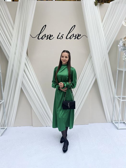 Сукня платье атлас