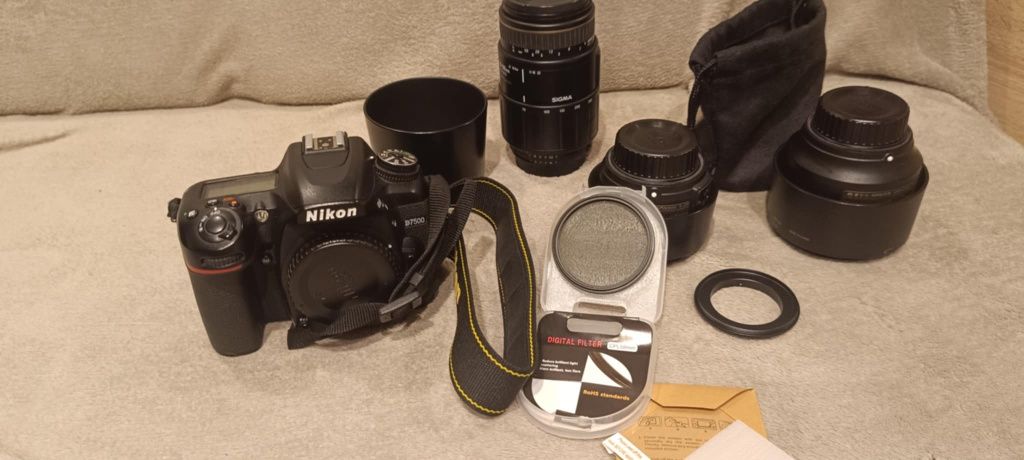 Nikon D7500 z obiektywami i dodatkami