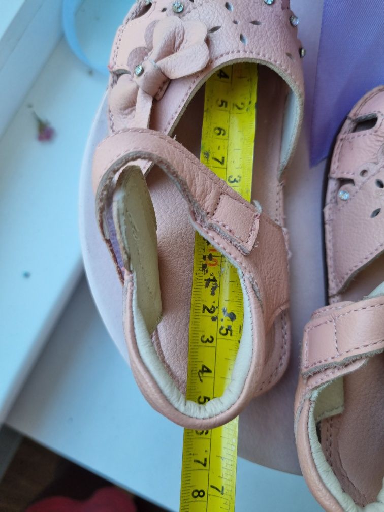 Нові Дитячі босоножки нарядні на свято рожеві шкіряні barefoot