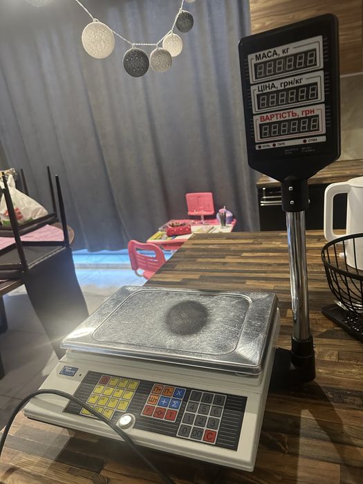 Продам торгові ваги в гарному стані