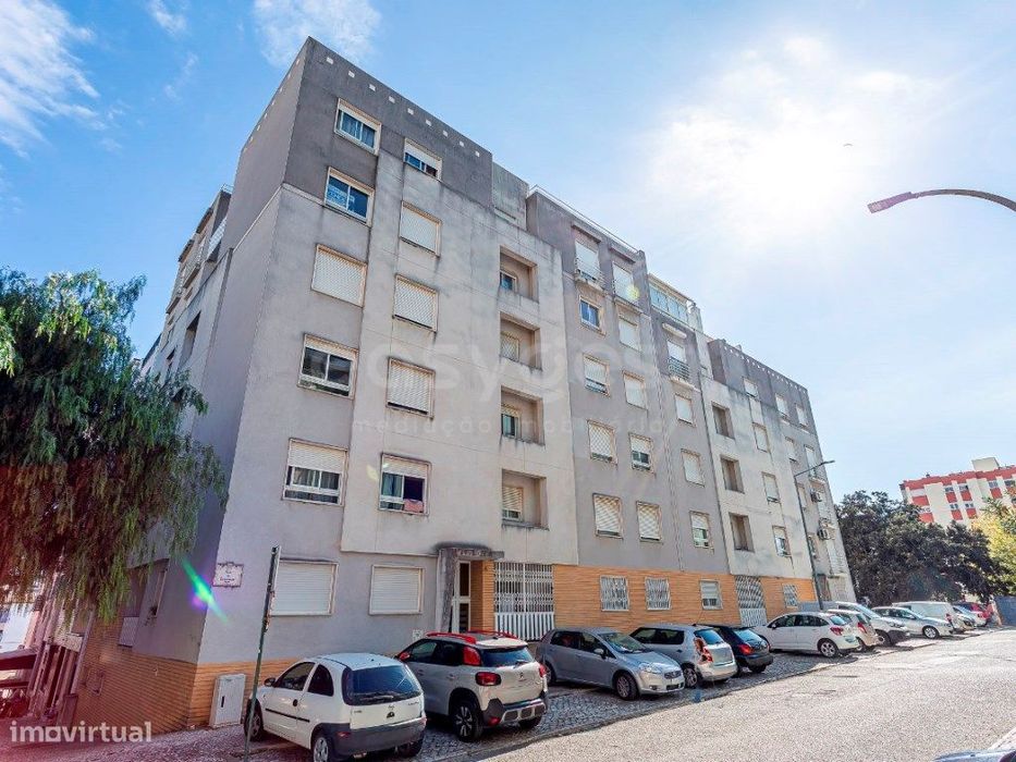Apartamento T1 com Arrecadação no Bairro Afonso Costa, Setúbal