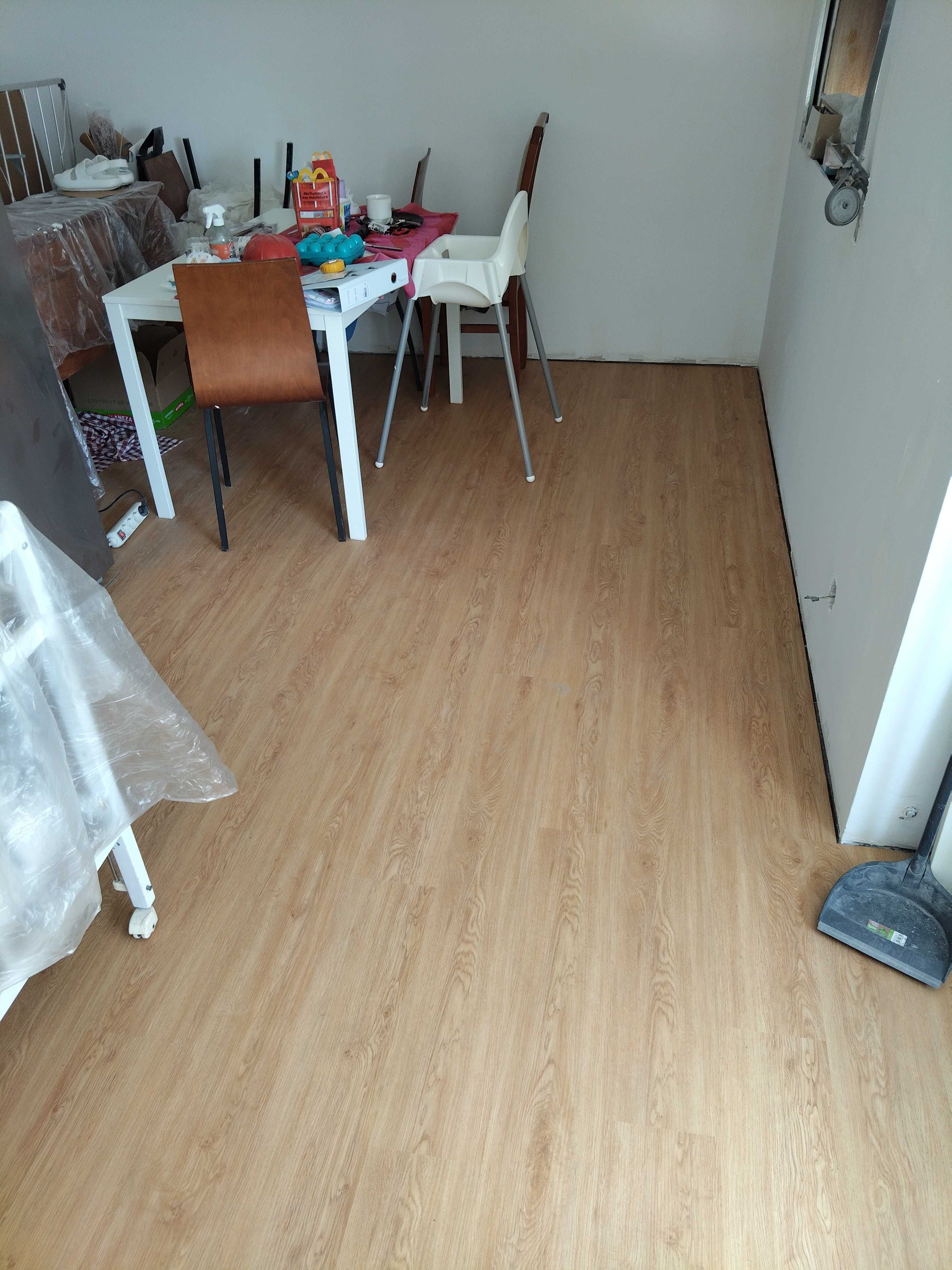 Colocação de piso flutuante