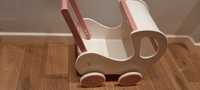 Drewniany wózek dla lalek pchacz
