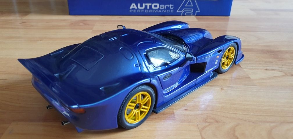 1:18 Autoart Panoz Esperante GTR-1