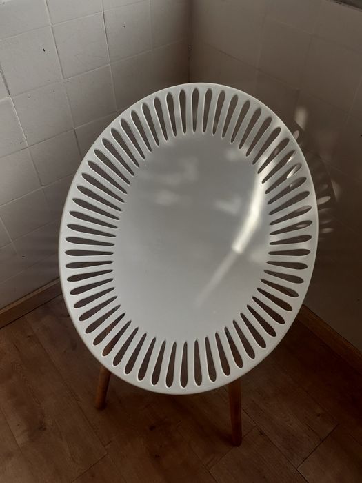 Cadeira oval bom estado