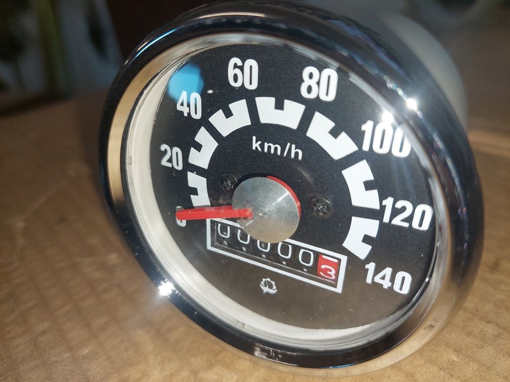 Nowy polski licznik predkosciomierz wsk 125 175 b3 plastikowa lampa