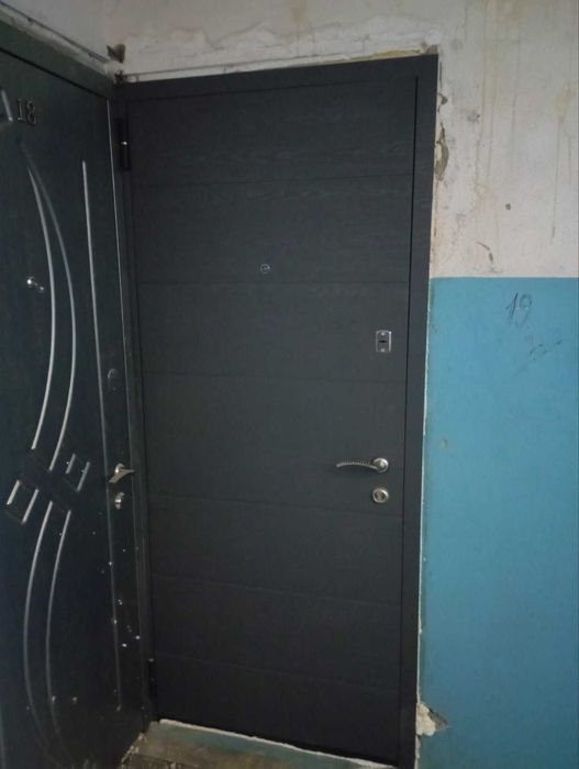 Вхідні  та міжкімнатні двері монтаж установка дверей