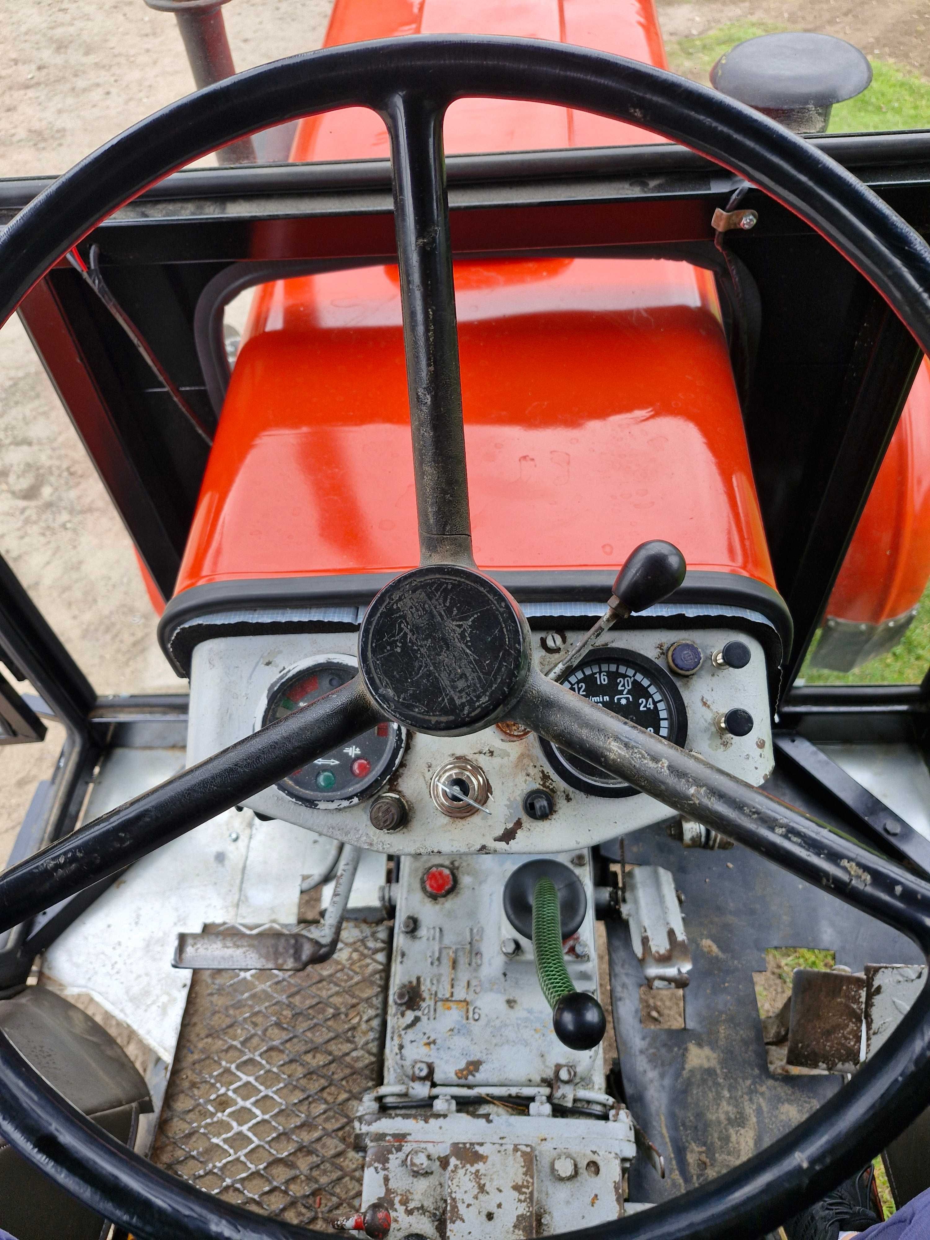 Ciagnik URSUS C330