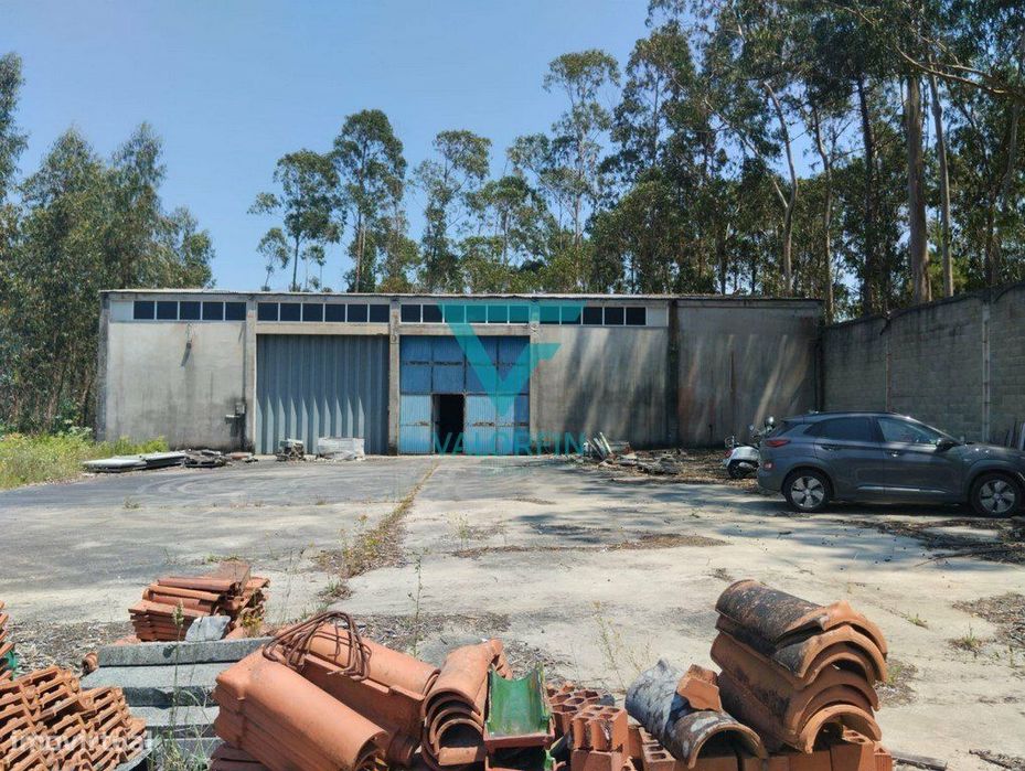 Armazém com 600m2 em Sobral - Leiria