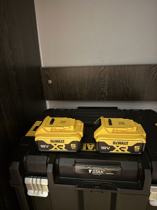 Baterie 2x dewalt DCB 184 5ah 18v 2x