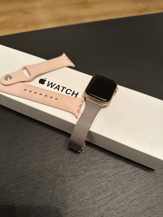 Apple Watch SE 40mm Gold Pink Sand