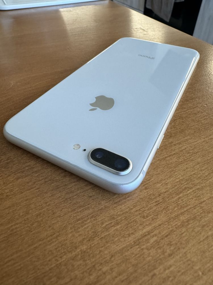 Продам IPhone 8 plus 64gb
