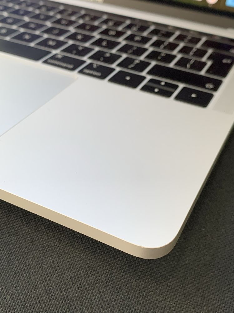 Macbook pro 13” 2019 intel i5 QuadCore 16GB RAM 256GB SSD Garantia