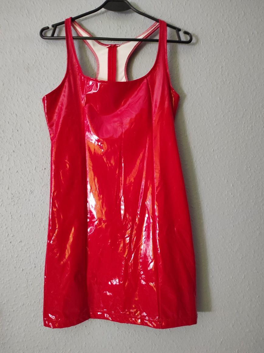 Sukienka z latexu czerwona