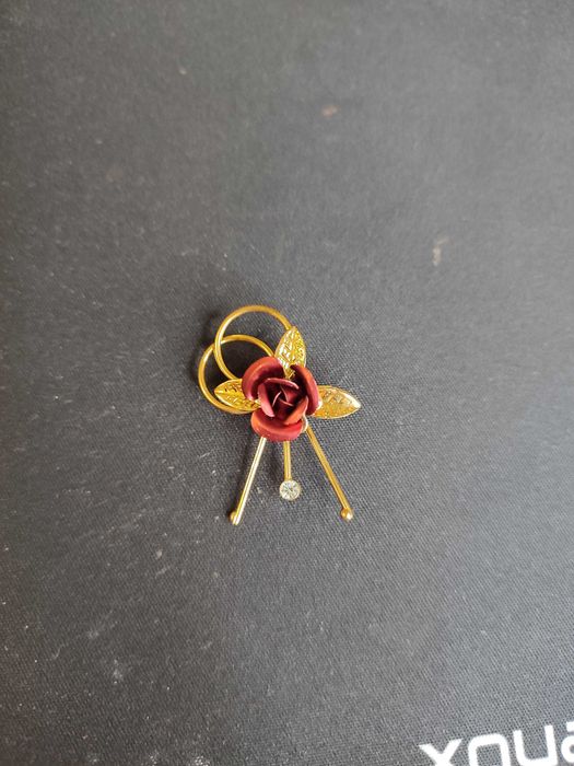 Broszka Róża - ciekawy design - vintage