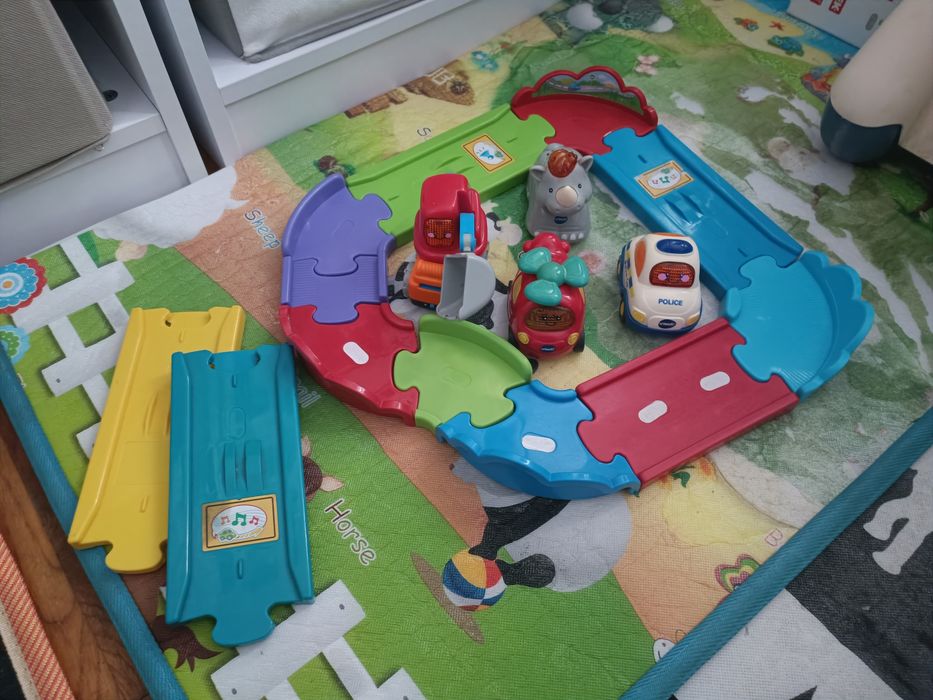 Tor tut tut z autkami zabawka dla chłopca interaktywne