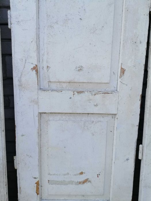 Drzwi drewniane używane