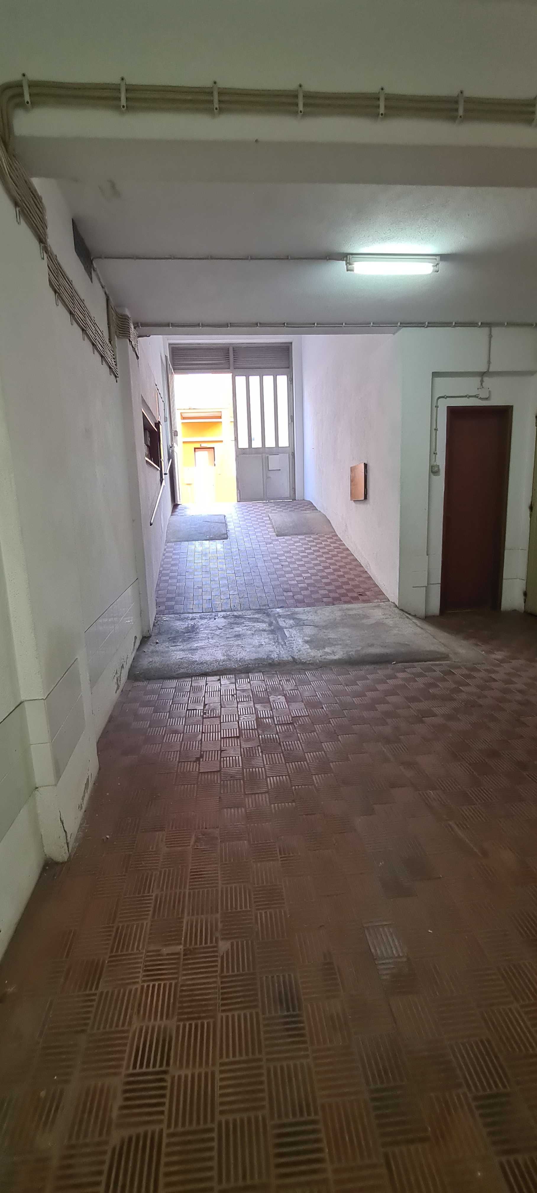 Vendo Box na Cova da Piedade