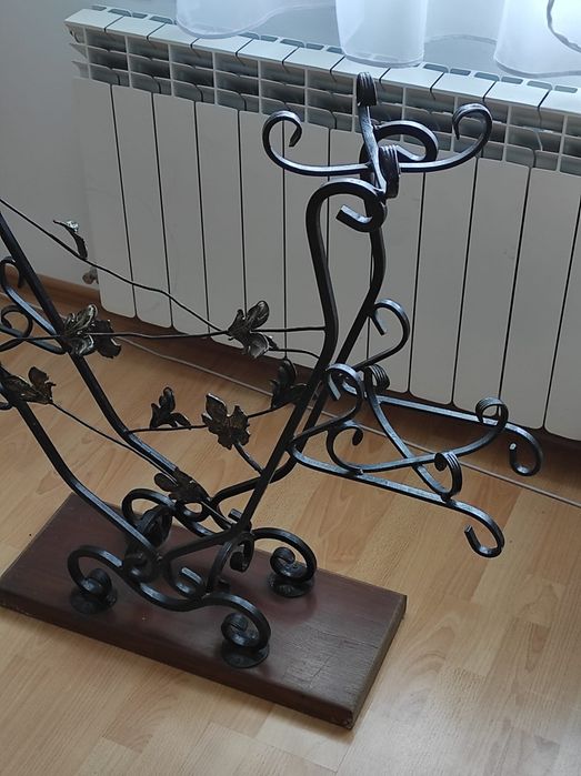 Kwietnik metalowy kuty