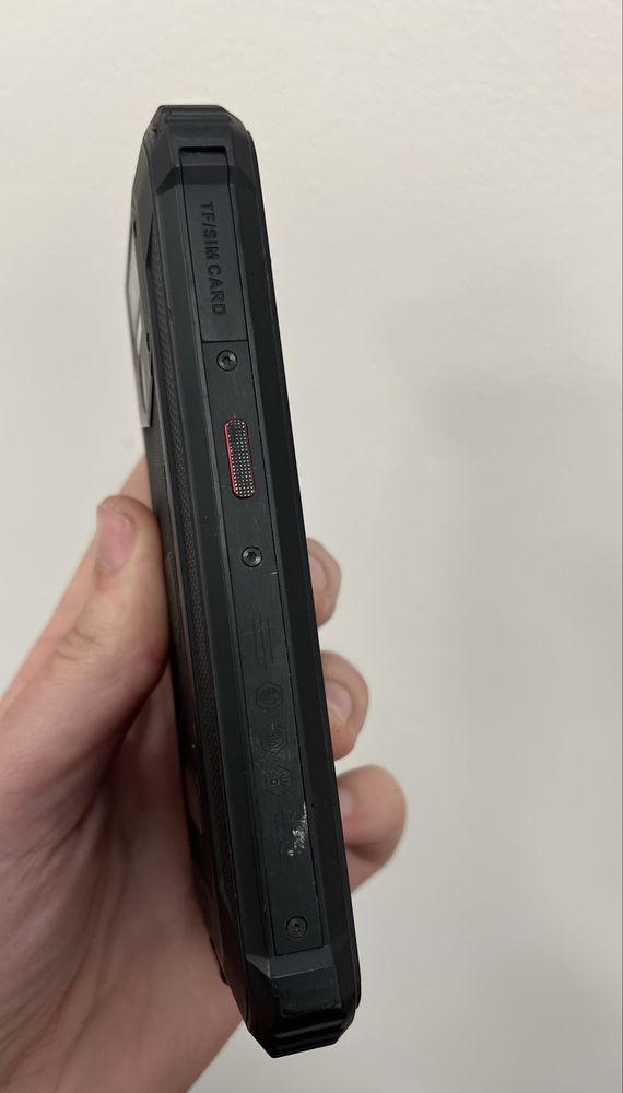 Смартфон протиударний Sigma X-treme PQ38