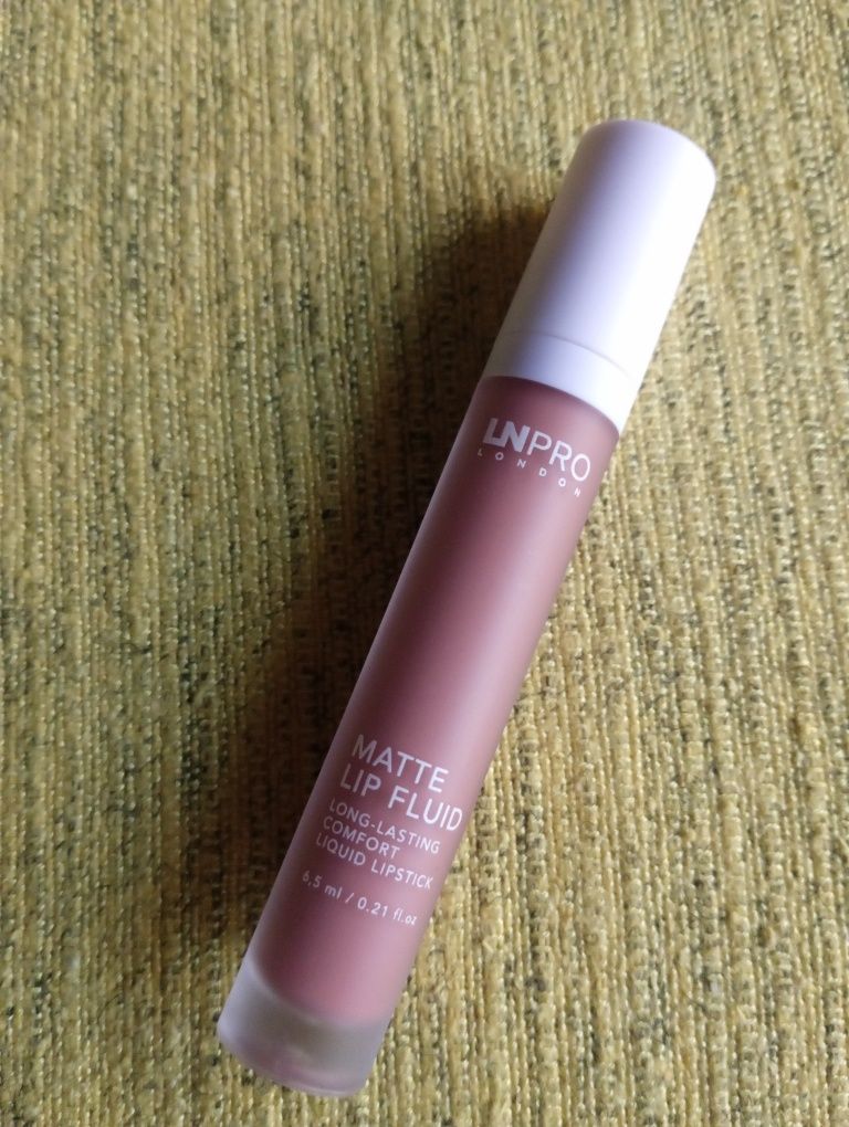 Помада рідка матова LN Pro matte lip fluid 102