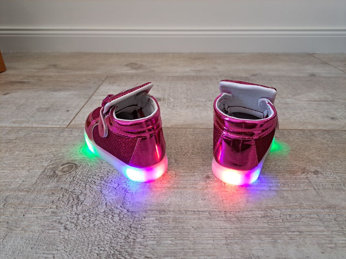 Buty, botki dziewczęce świecące LED - Hello Kitty rozm 25