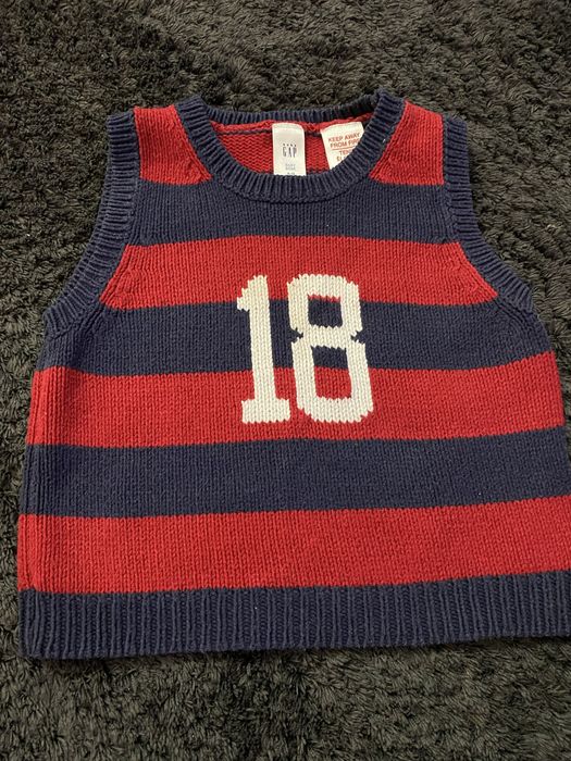 Pulower/sweterek bez rekawów/kamizelka 6-12 miesięcy