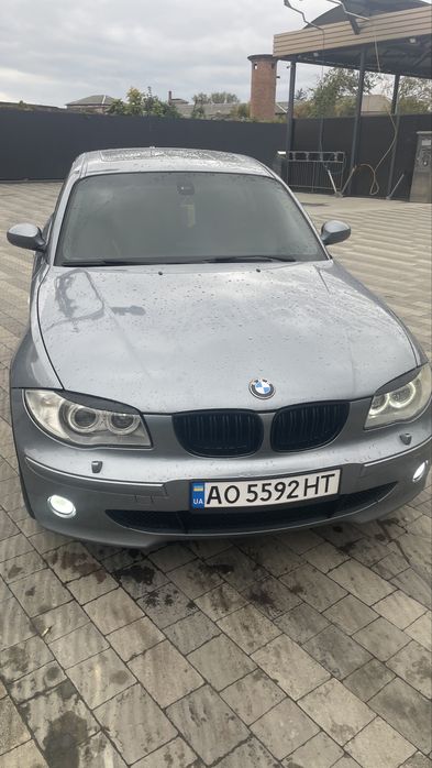 BMW E87 120i продам