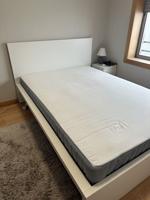 Cama de casal c/ colchao